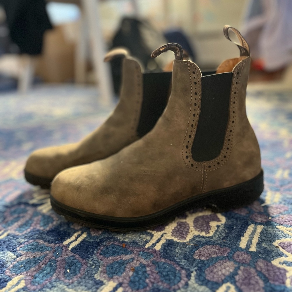 BLUNDSTONE | high top boot in rustic brown